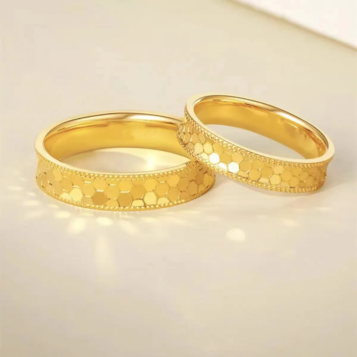 Pure Gold Color Shine Honeycom - огляд і ціна Women Accessories Dubai