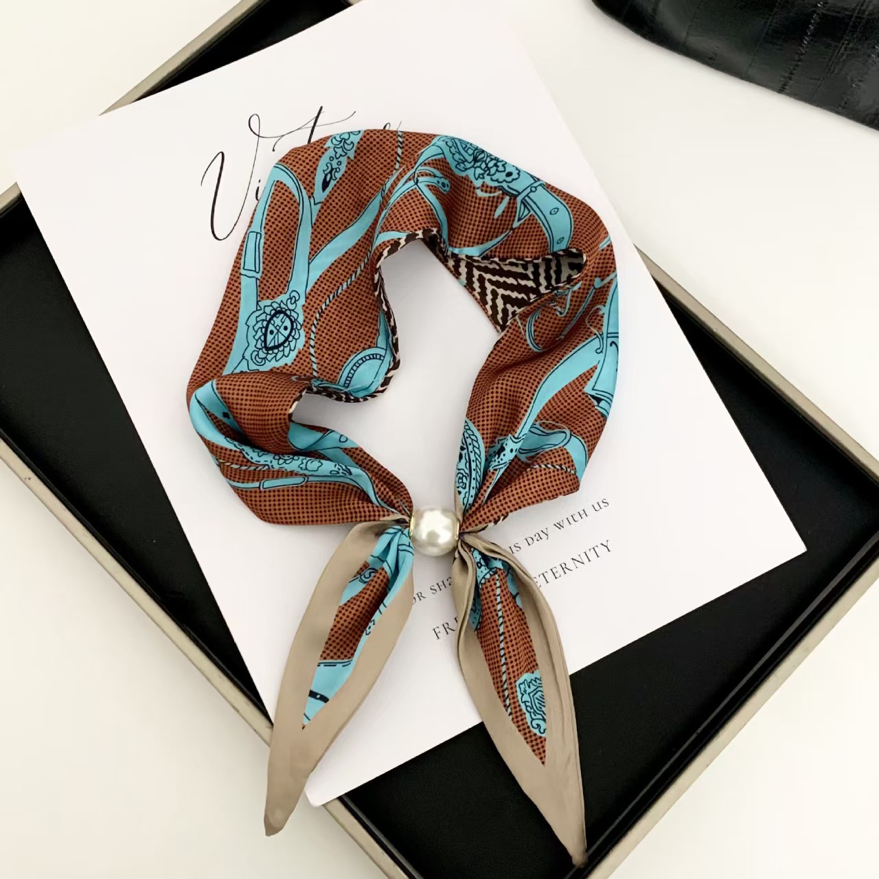 Korean Style Elegant Pearl Mag - огляд і ціна Silk Scarf Square